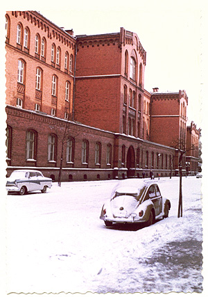 Aussenansicht der Wilhelm-Hauff Grundschule in Berlin-Wedding